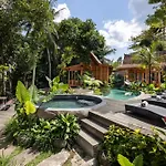 Berlima Wooden Lodge By Pramana Villas