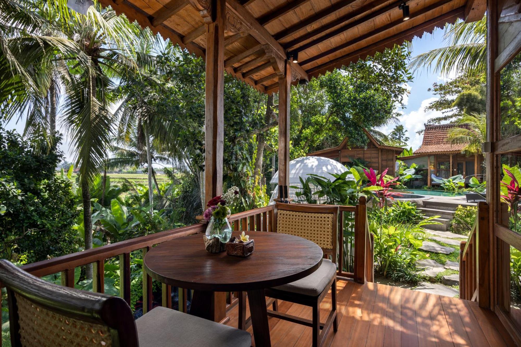 Alojamento Berlima Wooden By Pramana Ubud